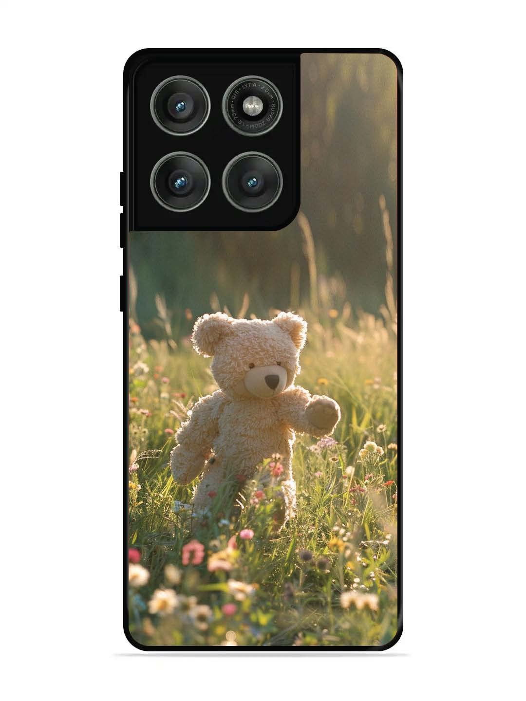 Motorola Edge 60 Pro 5G Teddy Bear Outdoors