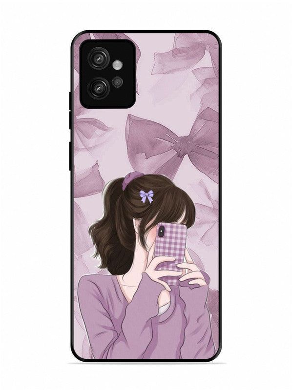 Motorola Moto G32 Pinky Girl taking selfie