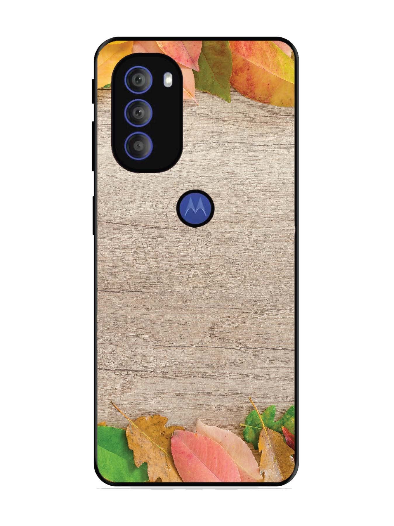 Motorola Moto G71 5G Autumn Leafs On Wooden Table