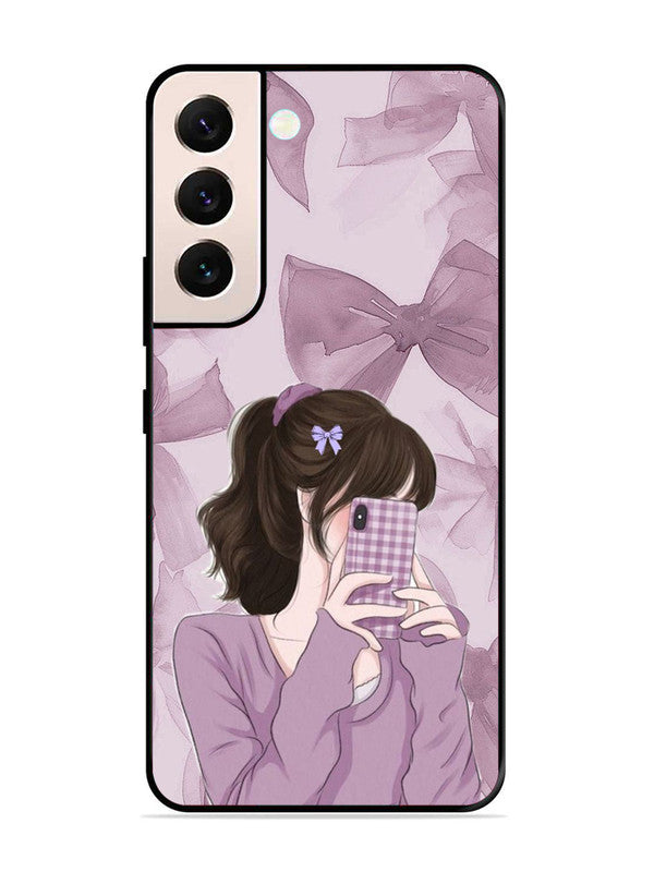 Samsung Galaxy S21 Plus Pinky Girl taking selfie