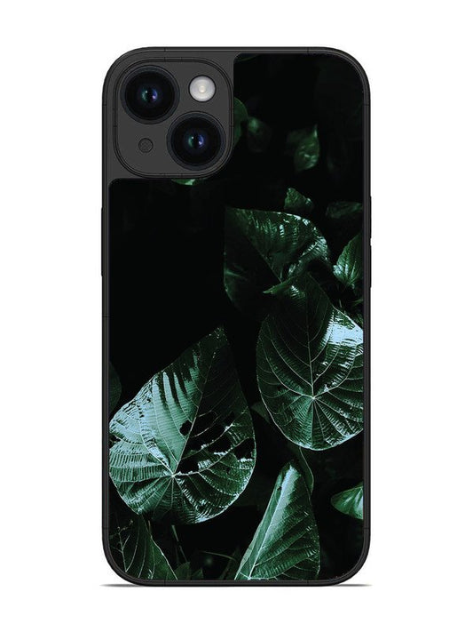 iPhone 15 Leafs at night