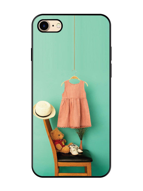 iPhone 7 Trendy dress for girl near toy bear