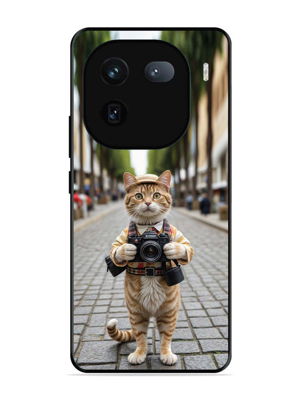 iQoo 12 5G Cat as Cameraman