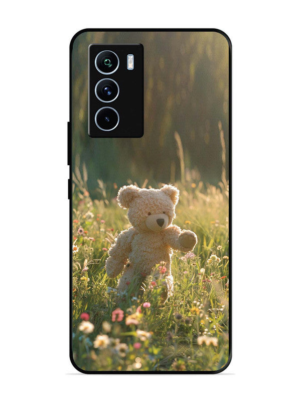 iQoo 9 SE Teddy Bear Outdoors