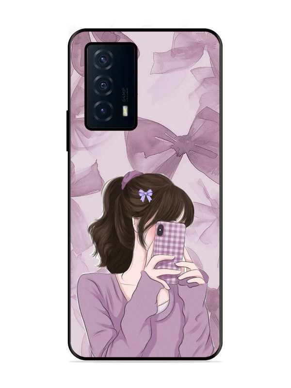 iQoo Z5 5G Pinky Girl taking selfie