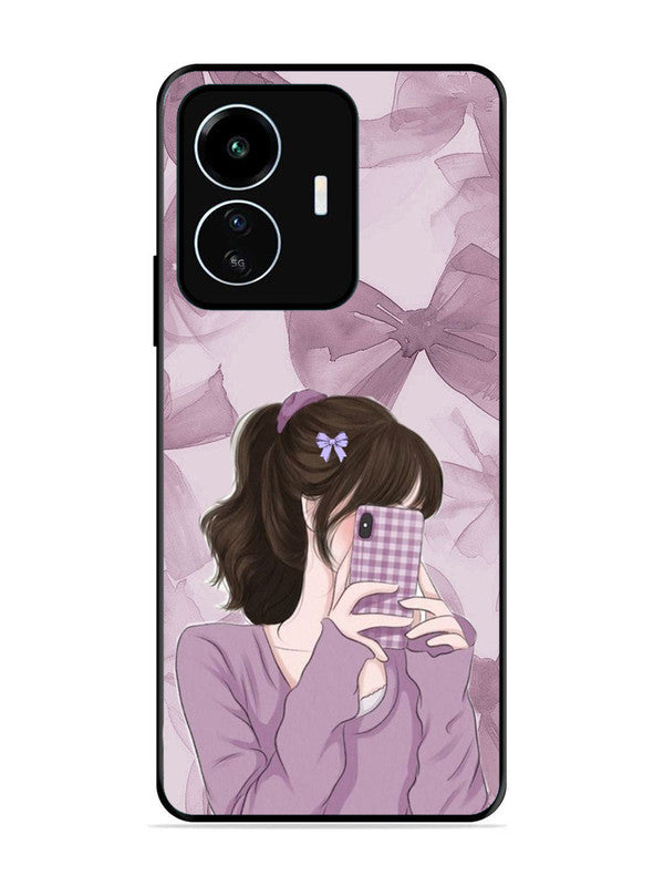iQoo Z6 Lite Pinky Girl taking selfie