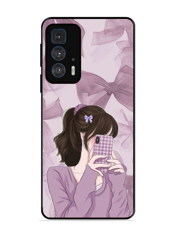 Motorola Edge 20 Pro Pinky Girl taking selfie