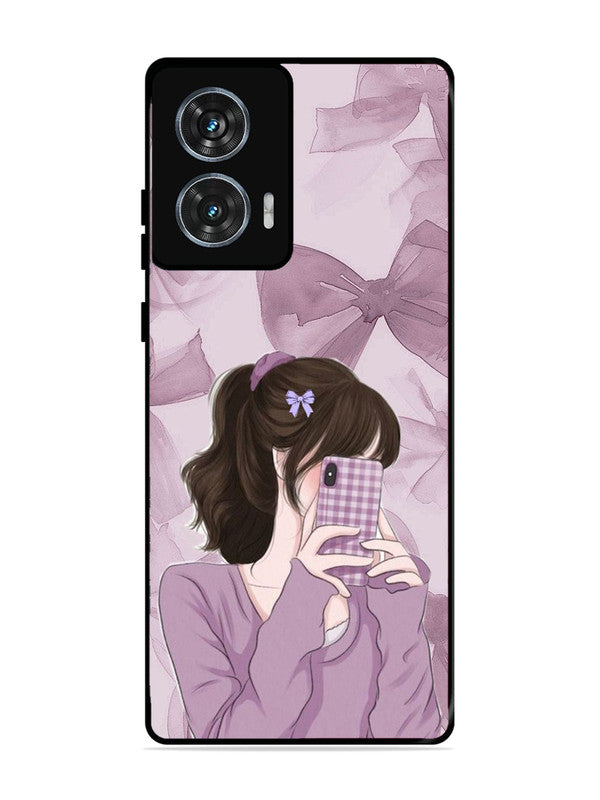 Motorola Edge 50 Fusion Pinky Girl taking selfie