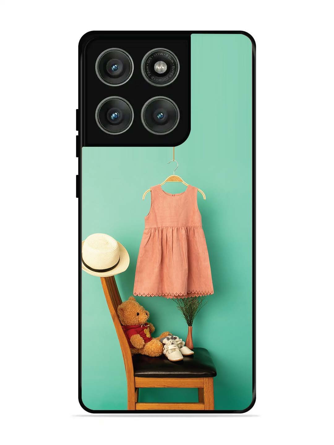Motorola Edge 60 Pro 5G Trendy dress for girl near toy bear