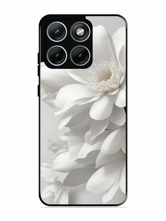 Motorola Edge 70 Fusion Soft Focus Purity white Flower
