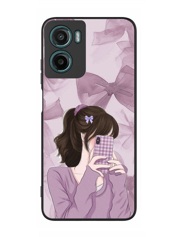 Motorola Moto G05 Pinky Girl taking selfie