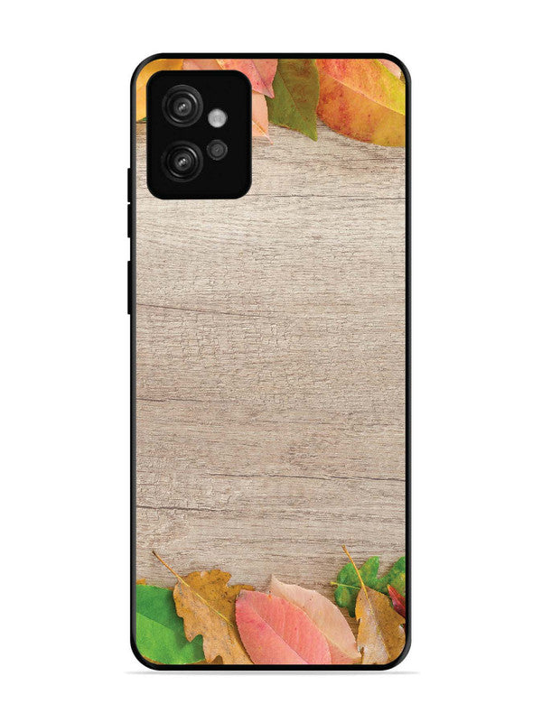 Motorola Moto G32 Autumn Leafs On Wooden Table