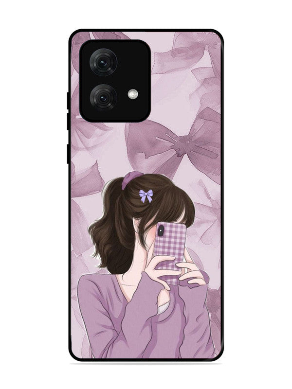 Motorola Moto G84 Pinky Girl taking selfie