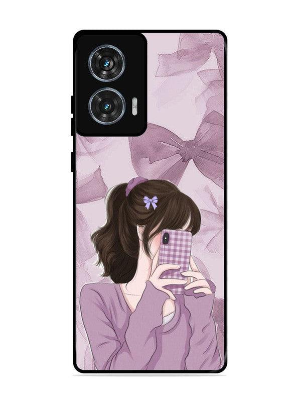 Motorola Moto G85 Pinky Girl taking selfie