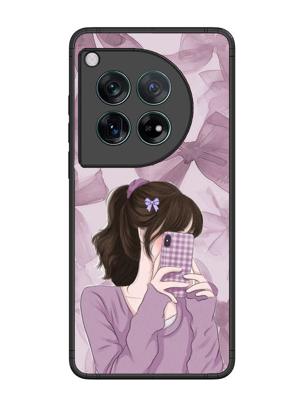 OnePlus 12 Pinky Girl taking selfie