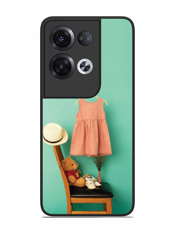 Oppo RENO 8 Pro 5G Trendy dress for girl near toy bear