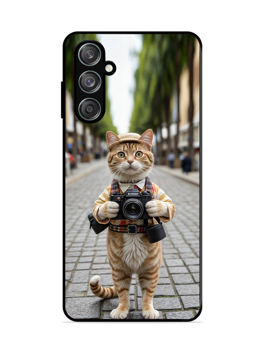 Samsung Galaxy M33 5g Cat as Cameraman