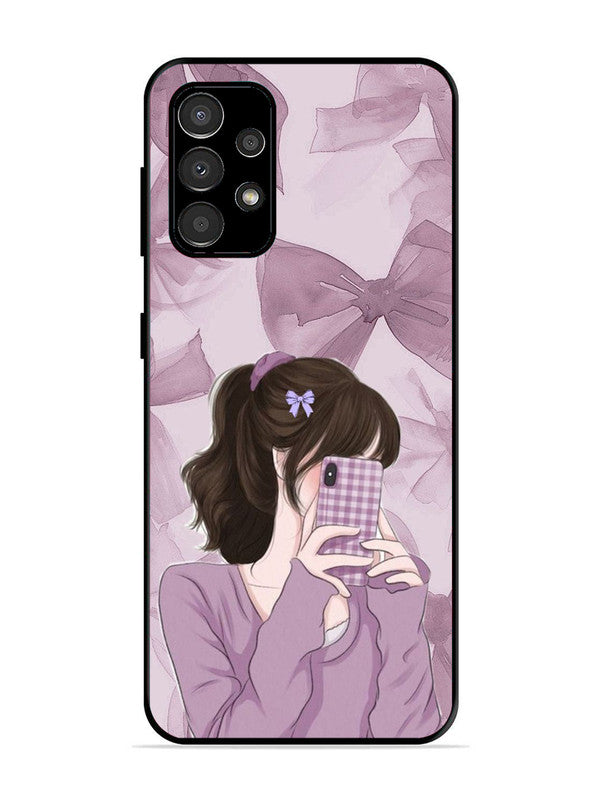 Samsung Galaxy A33 5G Pinky Girl taking selfie
