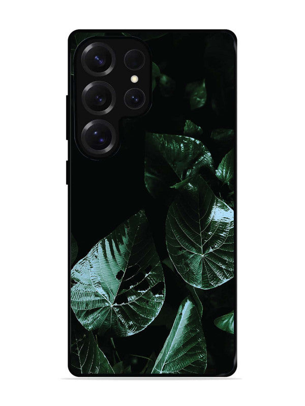 Samsung Galaxy S25 Ultra Leafs at night