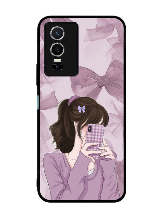 Vivo Y76 5G Pinky Girl taking selfie