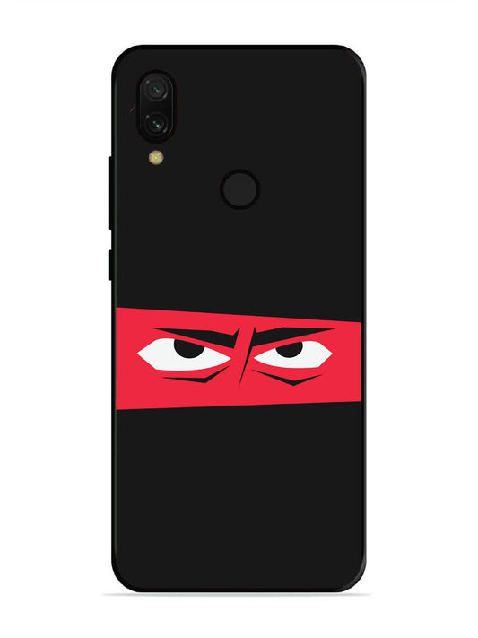 Xiaomi Redmi 7 Eyes On Red
